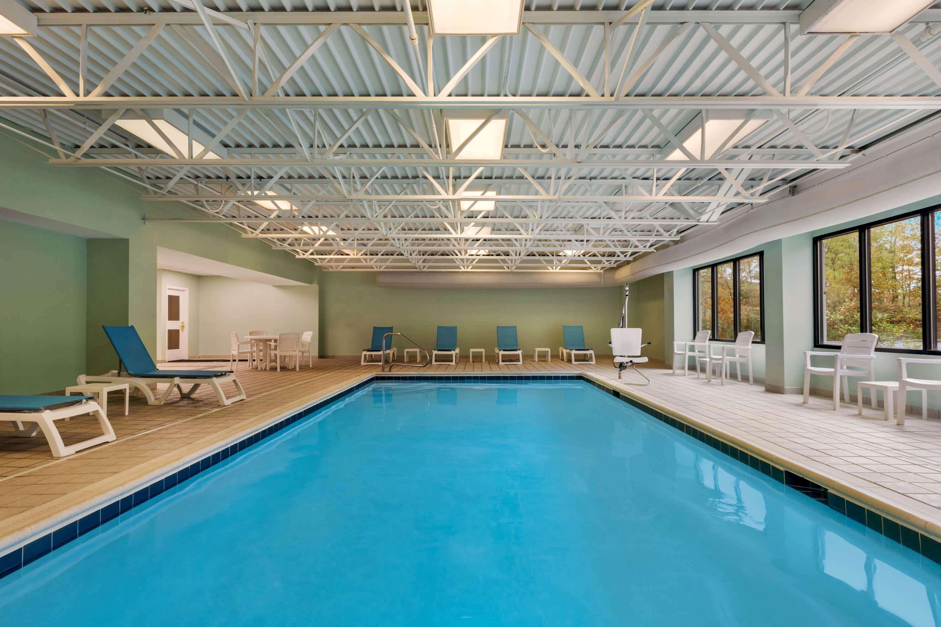 Wingate By Wyndham Bridgeport Clarksburg Hotel Exterior foto